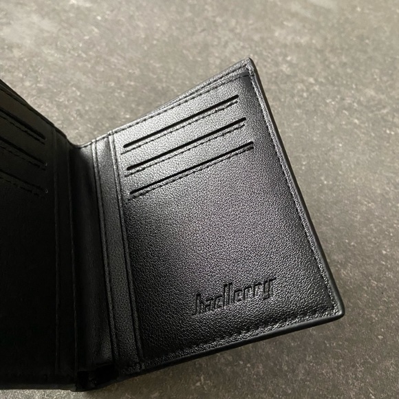 Brand new The Avengers wallet - Picture 3 of 4